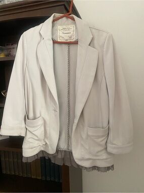 Cartonnier Women's Light Gray Open-Front Blazer with Pocket Detail